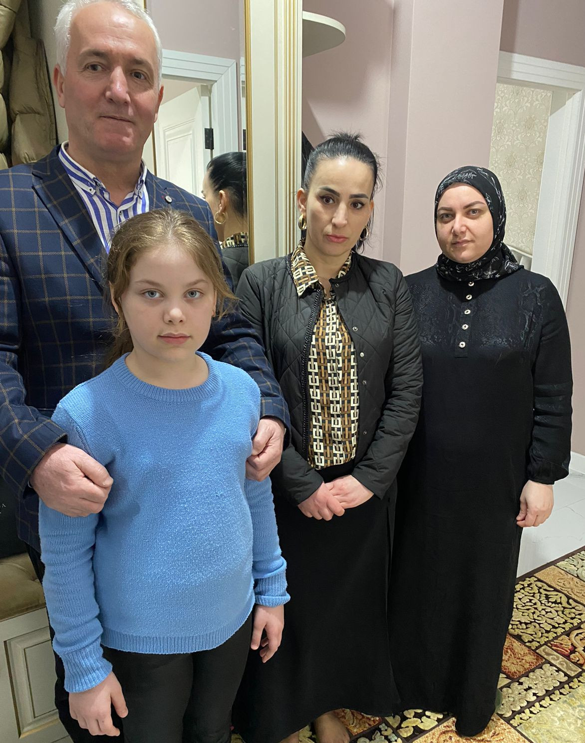 Специалисты ГКУ РД УСЗН в МО «г.Каспийск» 08 апреля 2024 года поздравили семьи военнослужащих погибших в ходе специальной военной операции с праздником Ураза Байрам.